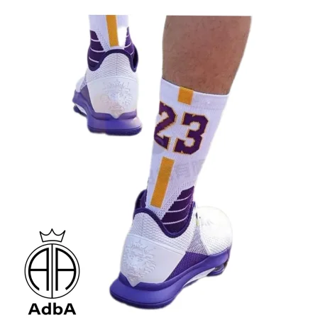 Medias de compresion deportiva para basquet blanca y violeta  N 23