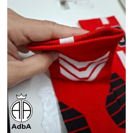 Medias de compresion deportiva para basquet violeta y amarilla N 23